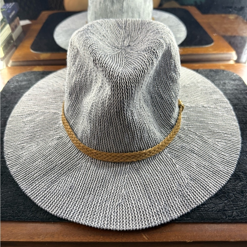 Stylish Gray/Bluish and Tan Band Women's Hat